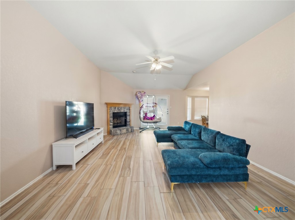 4404 Captain Drive Property Photo 7