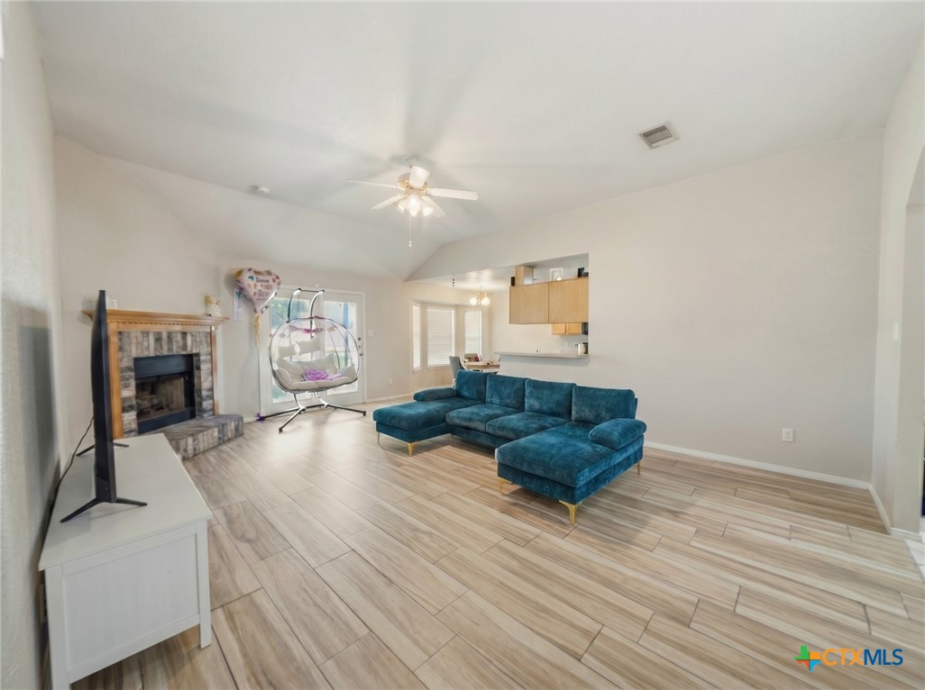 4404 Captain Drive Property Photo 9