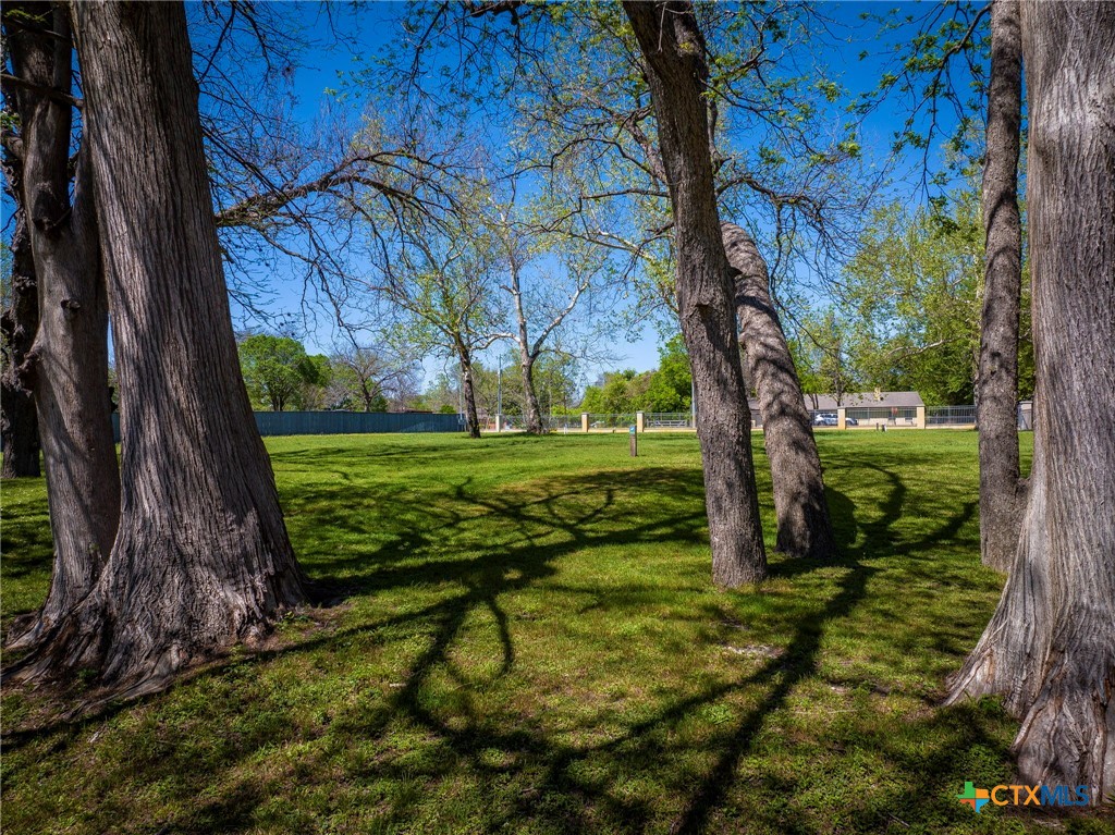108 Cypress Way Property Photo 8