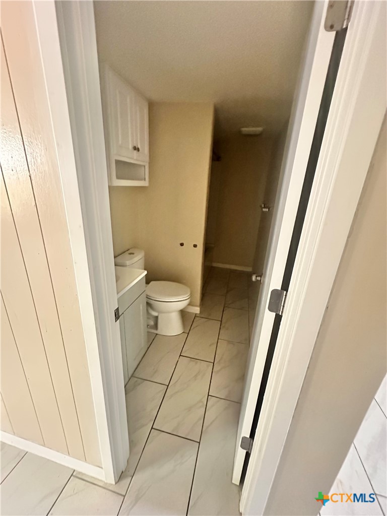 401 Walnut Property Photo 10