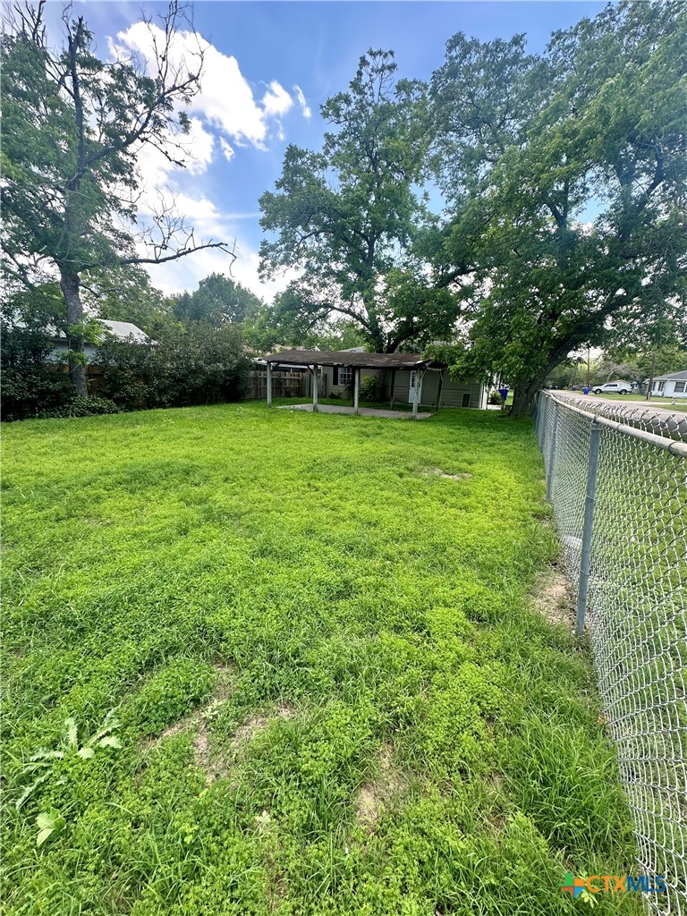 401 Walnut Property Photo 17