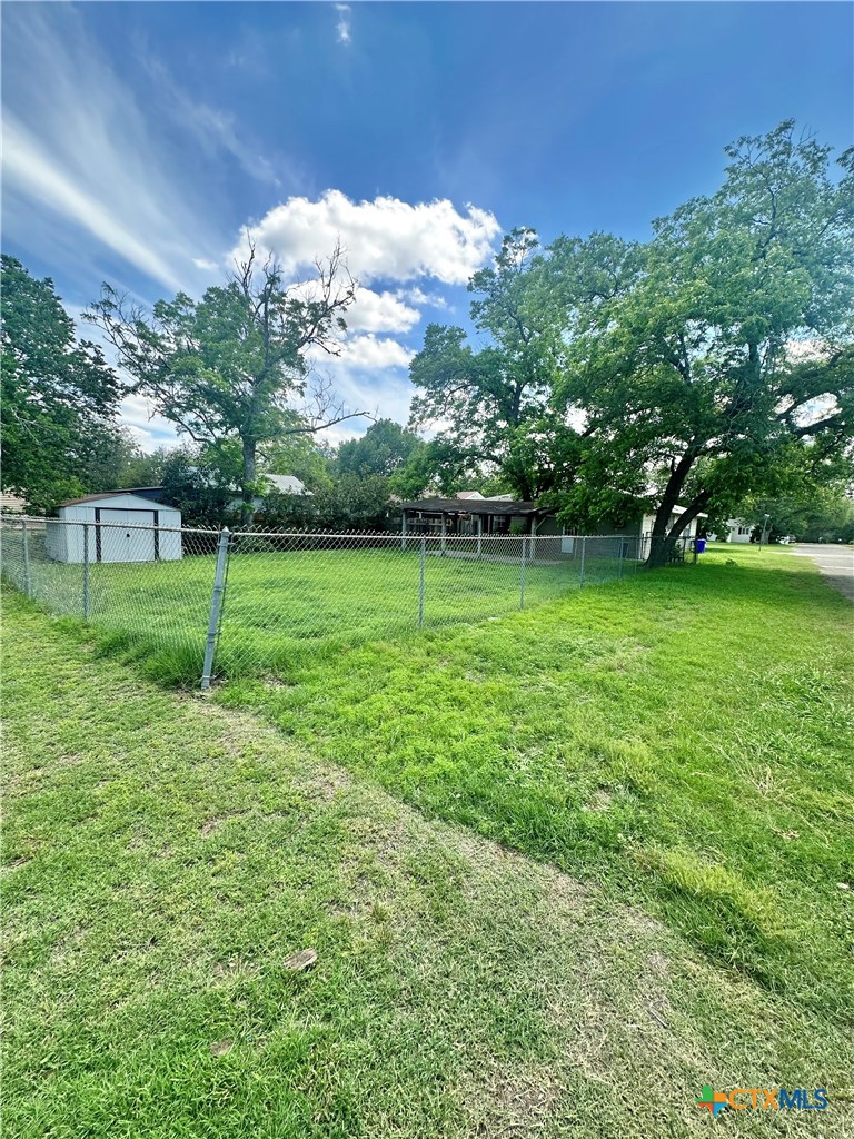 401 Walnut Property Photo 20