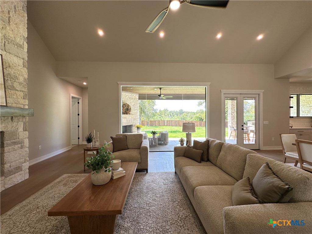 418 Dos Rios Property Photo 10