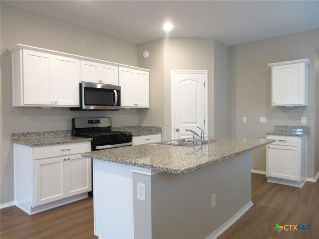 205 Granary Drive Property Photo 4