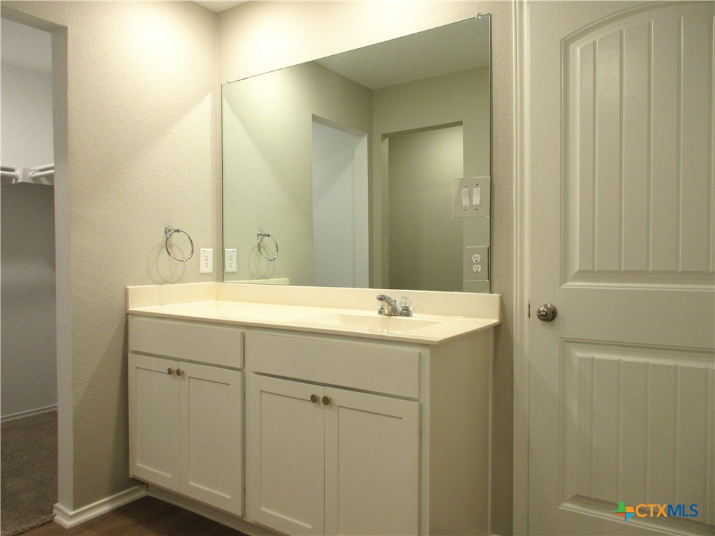 205 Granary Drive Property Photo 6