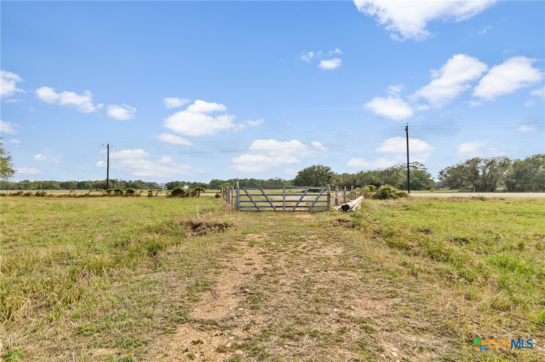 Tract 6 Fm 530 Property Photo 16