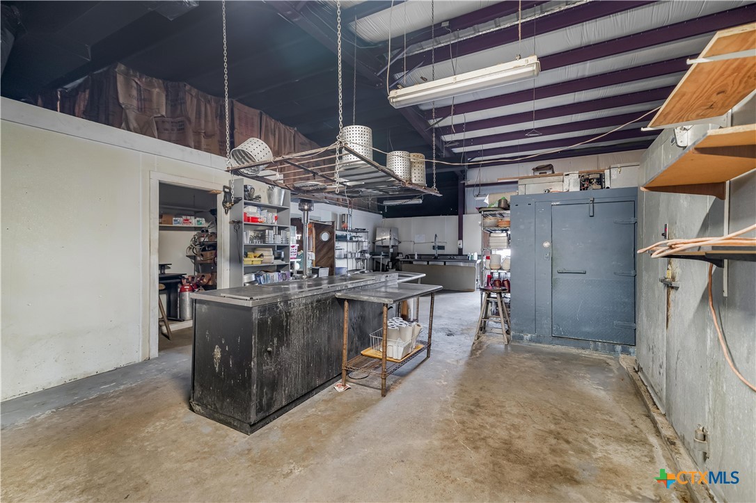 314 & 304 W Broadway Avenue Property Photo 21