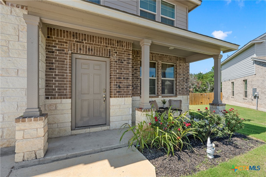 3909 Lorenzen Court Property Photo 3