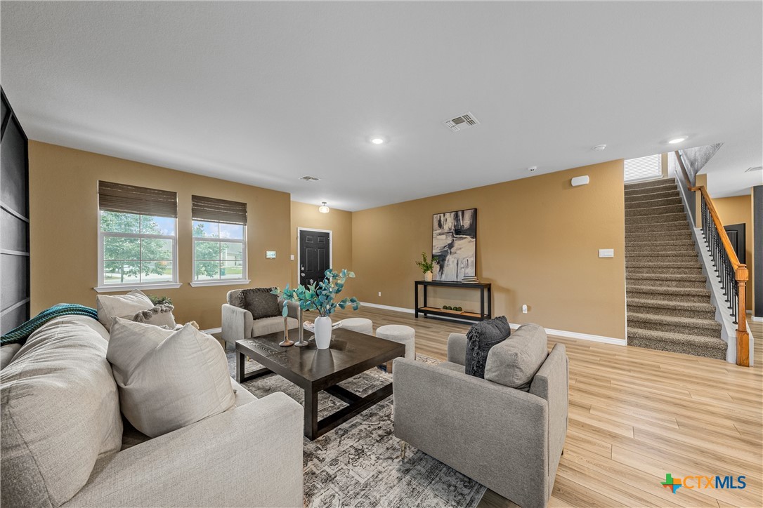 3909 Lorenzen Court Property Photo 8