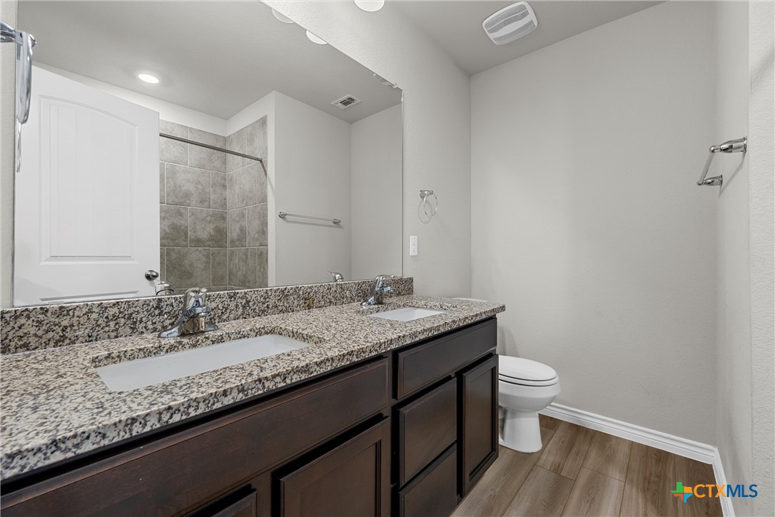 3909 Lorenzen Court Property Photo 24
