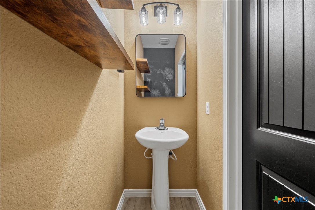 3909 Lorenzen Court Property Photo 28