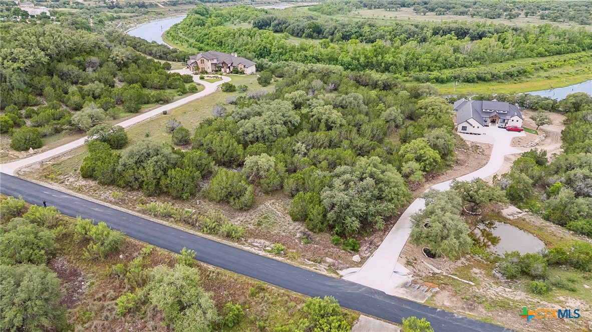 293 River Cliff Place Property Photo 2