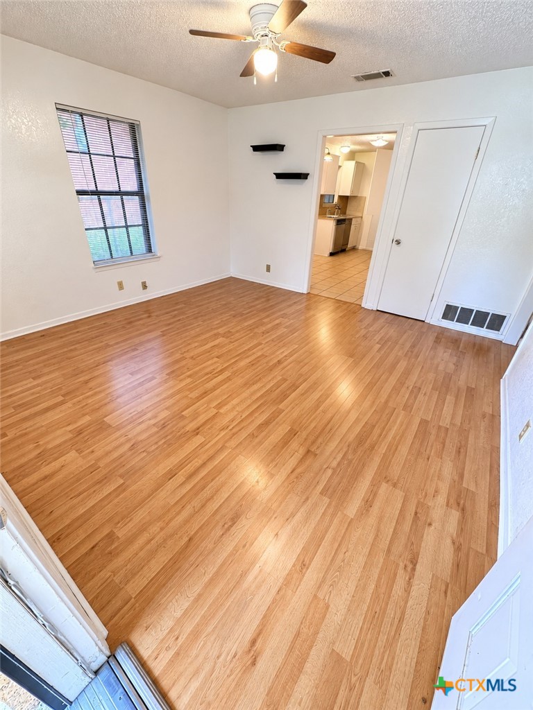 1301 N 10th Street Property Photo 3