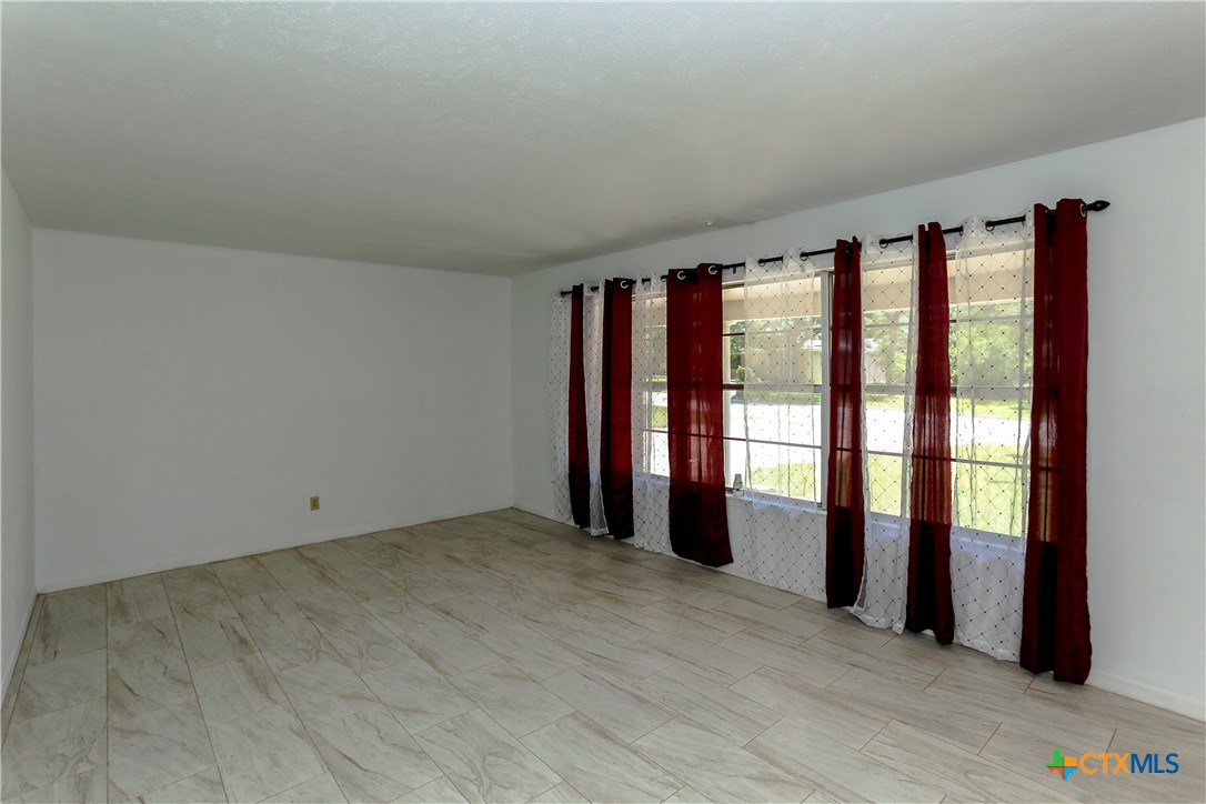 3006 Cordova Drive Property Photo 4