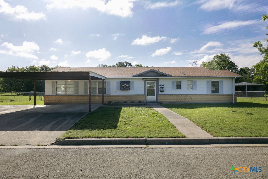 603 S Terry Street Property Photo 1