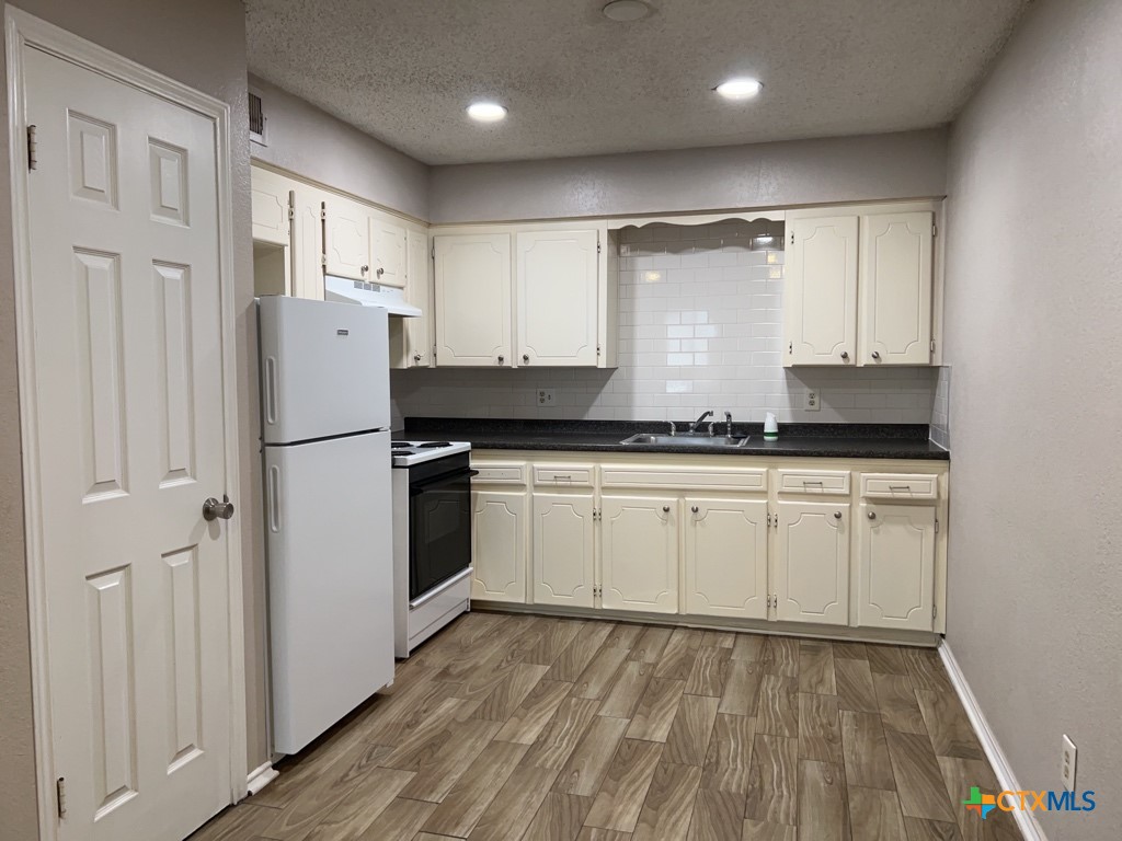 507 Hackberry Street Property Photo 2