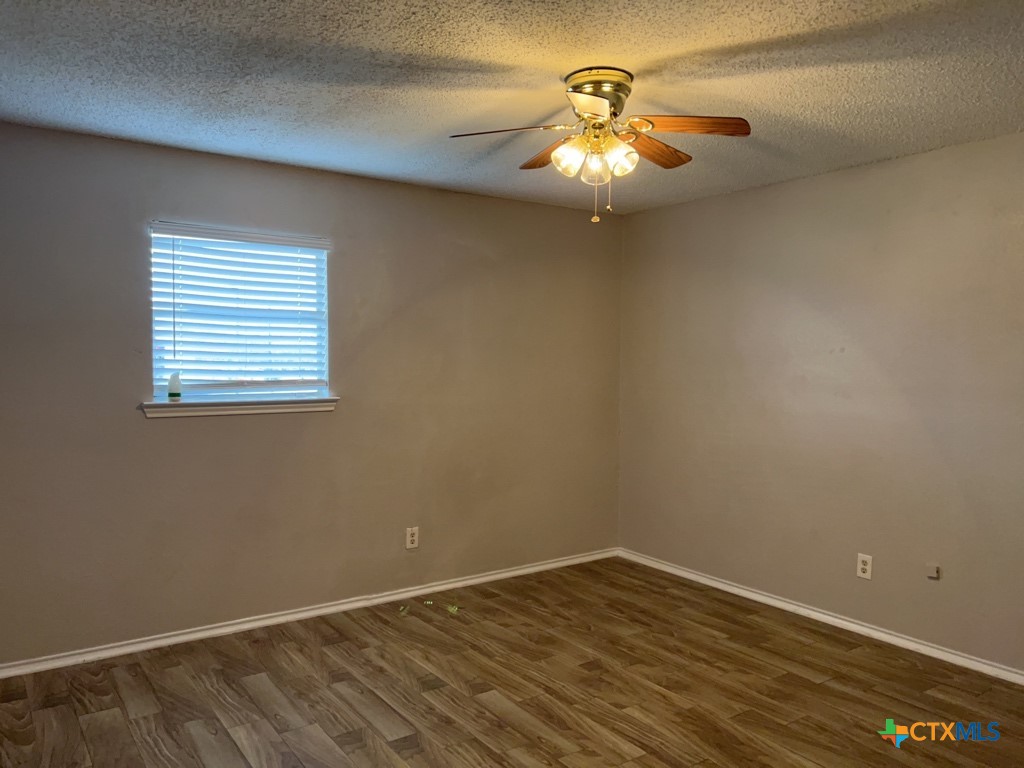 507 Hackberry Street Property Photo 4