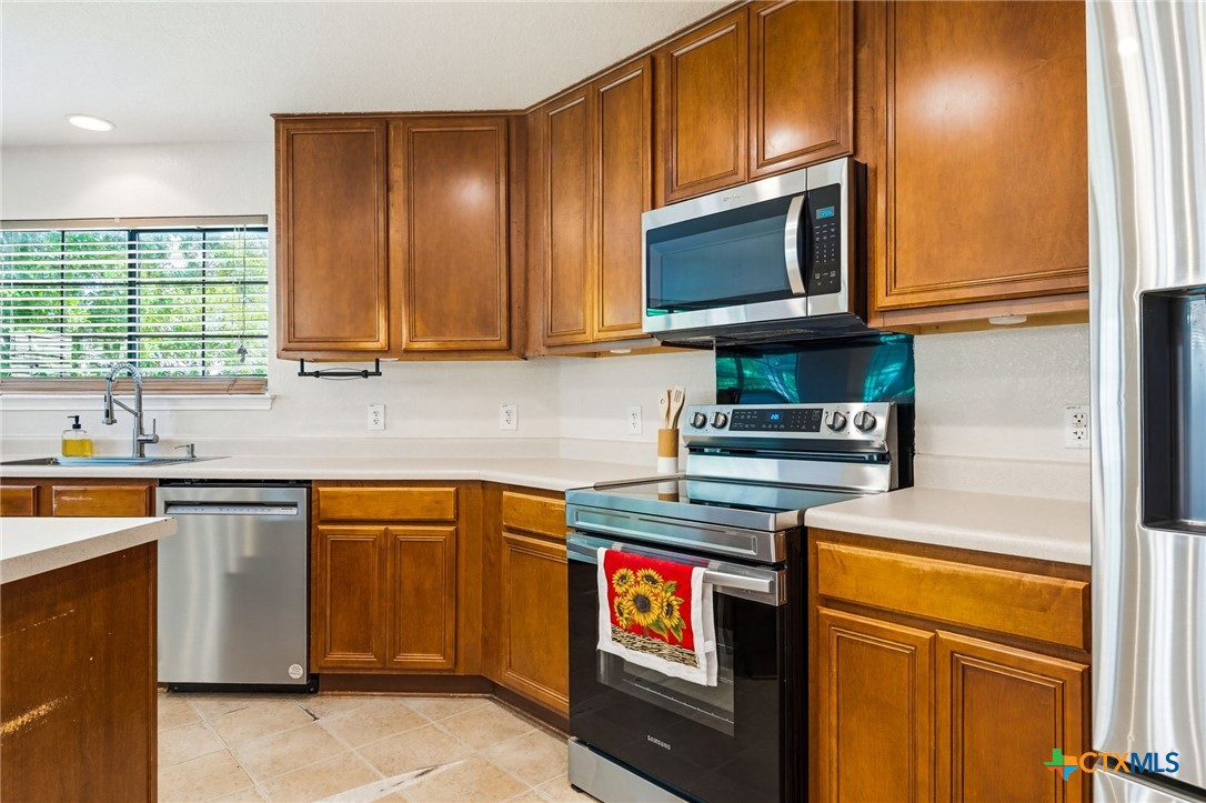 305 Harvest Meadow Lane Property Photo 7