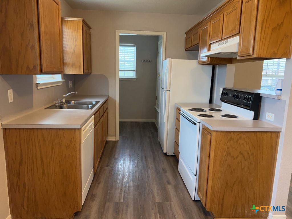 105 W Truman Avenue Property Photo 4
