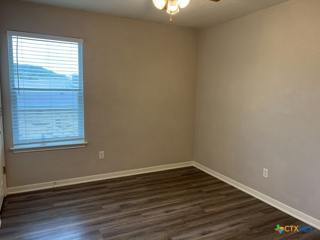 105 W Truman Avenue Property Photo 6