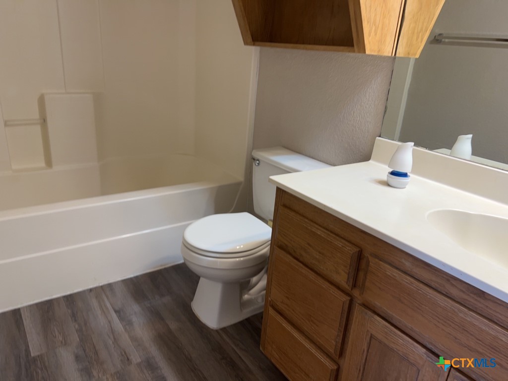105 W Truman Avenue Property Photo 8