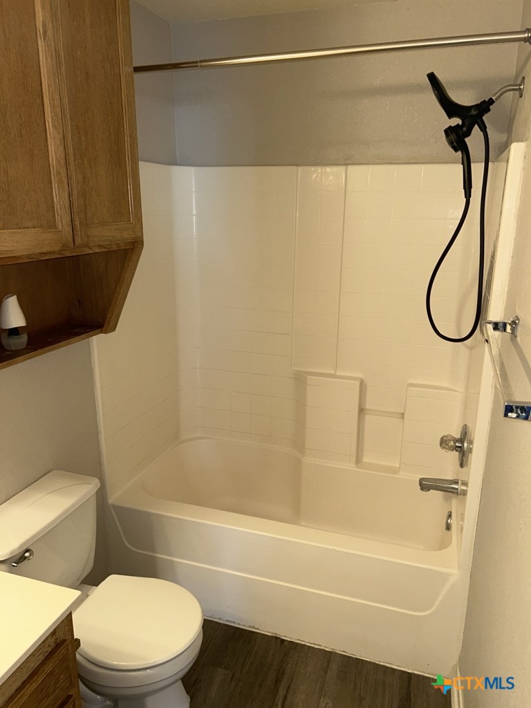 105 W Truman Avenue Property Photo 12