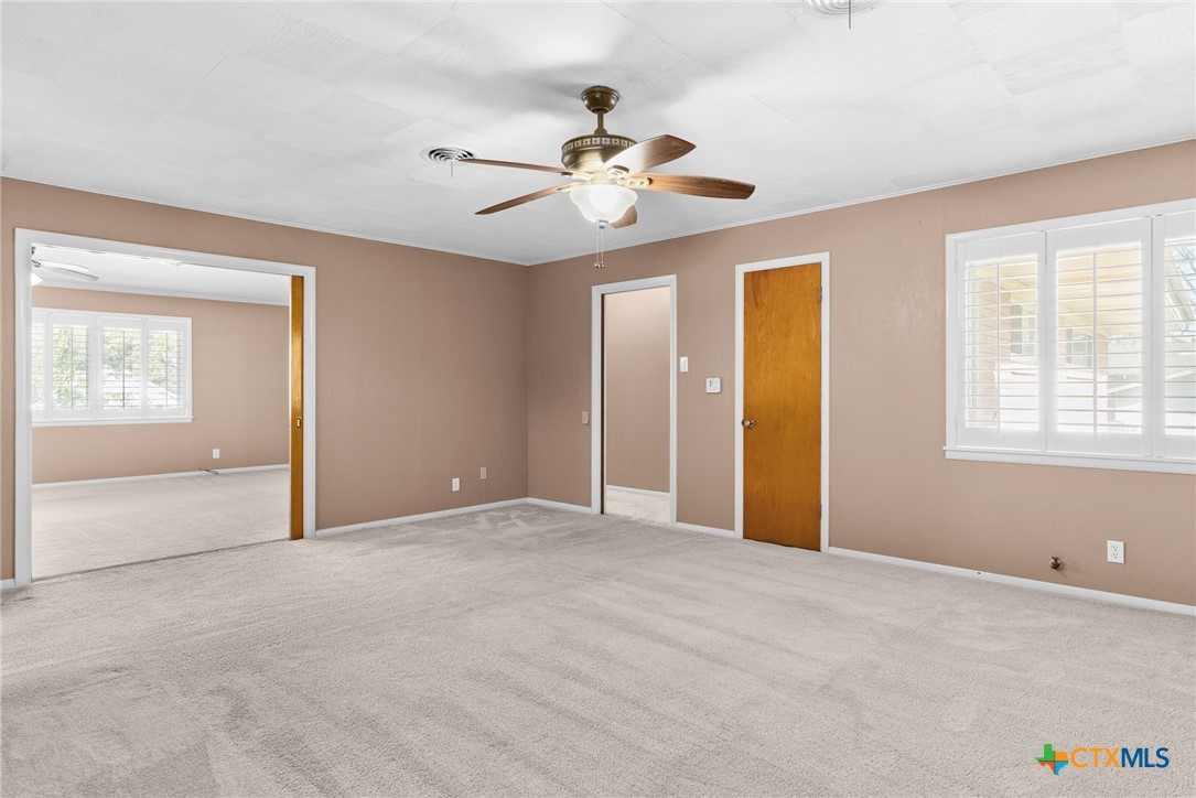 708 W North Ave Property Photo 13