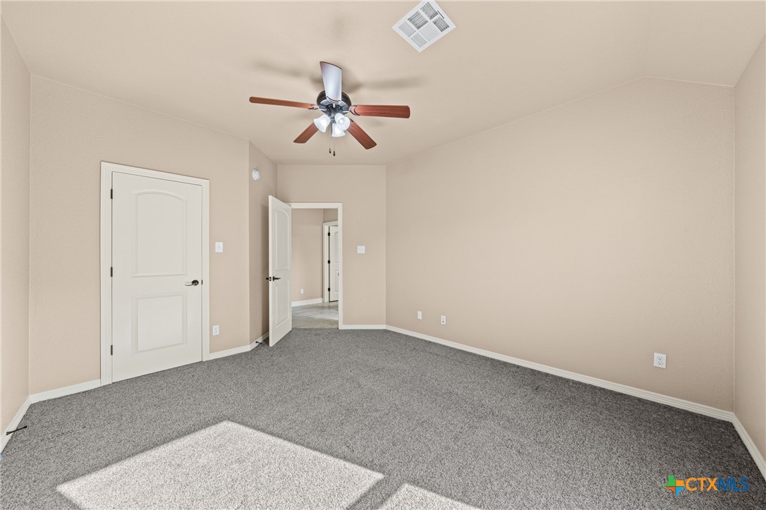 2007 Chamberlain Lane Property Photo 11