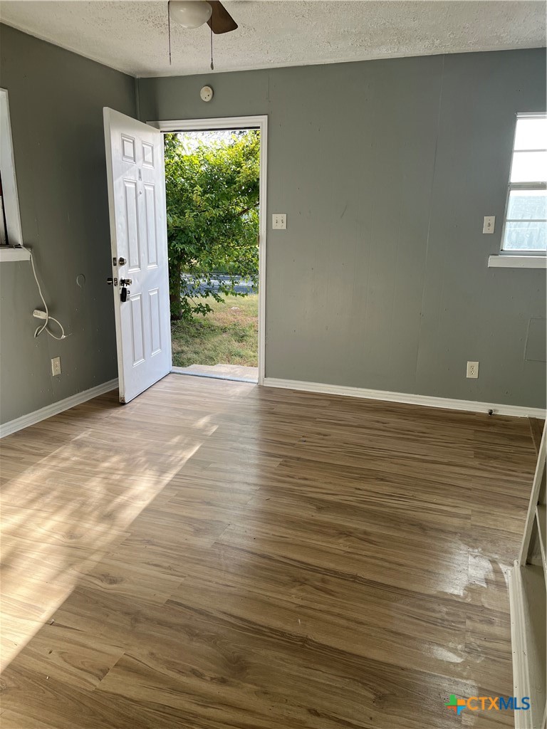 503 Wolf Street Property Photo 4