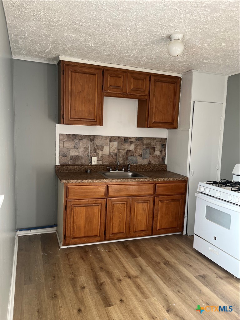 503 Wolf Street Property Photo 5