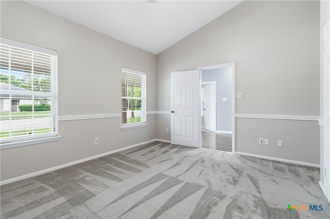 594 Kellys Way Property Photo 23