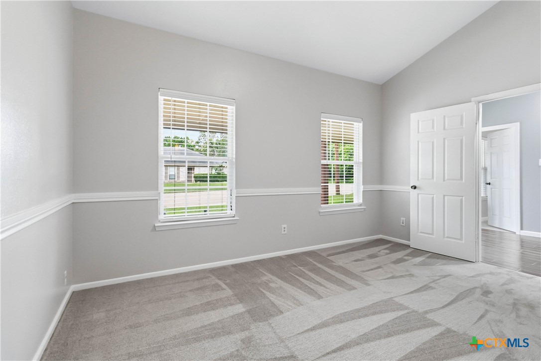 594 Kellys Way Property Photo 24