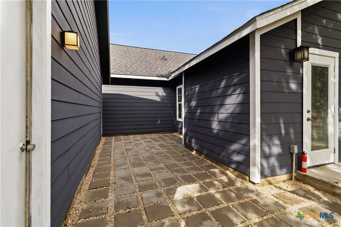 594 Kellys Way Property Photo 34
