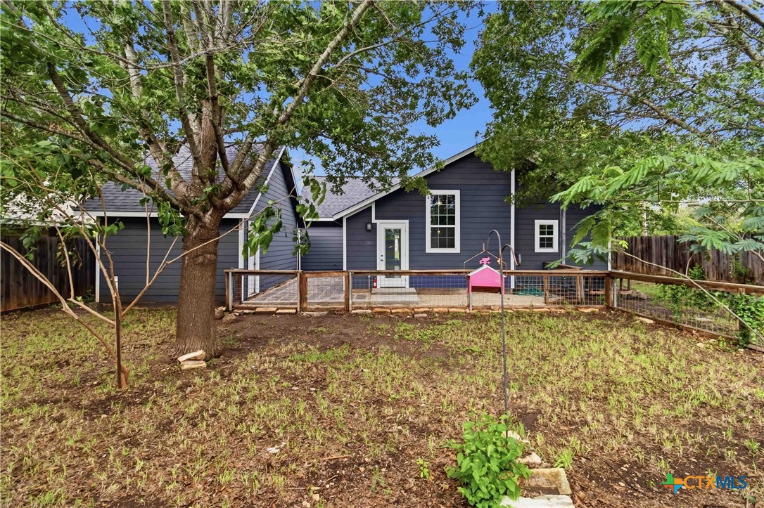 594 Kellys Way Property Photo 36