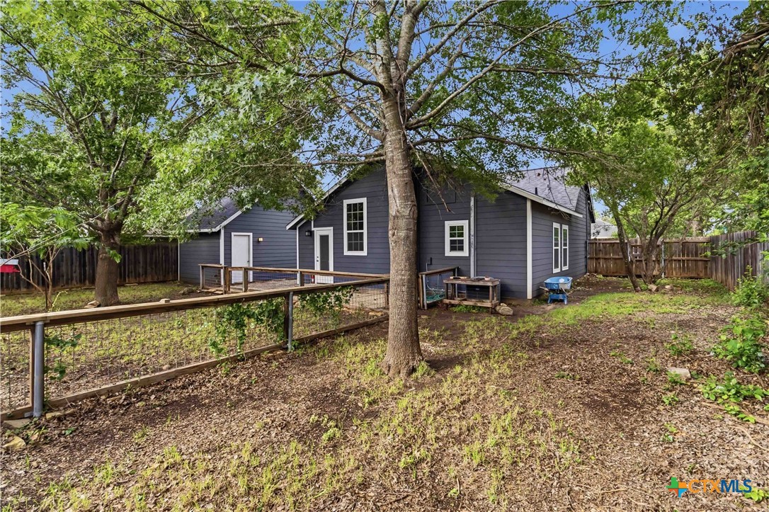 594 Kellys Way Property Photo 39