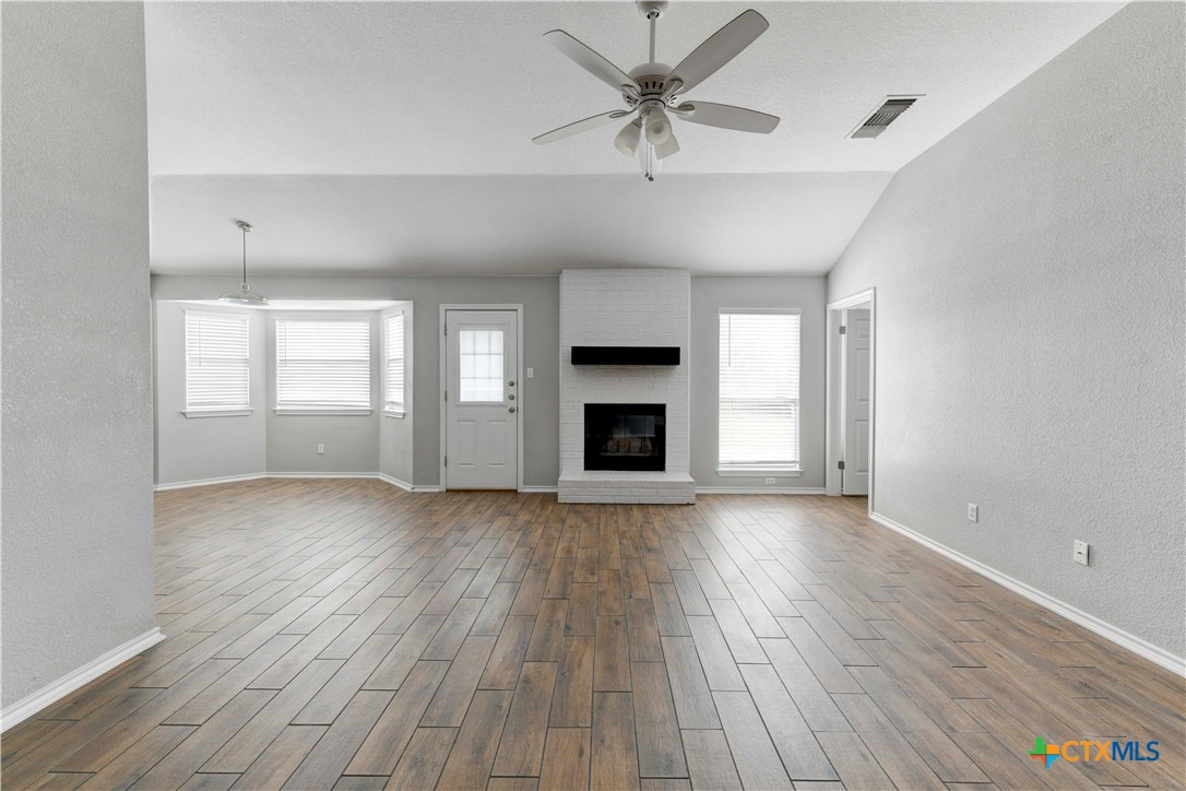 1908 Stratford Drive Property Photo 7