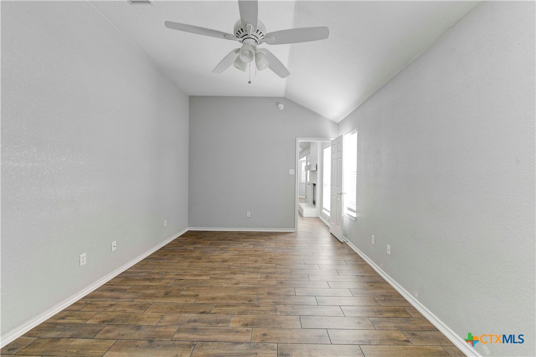 1908 Stratford Drive Property Photo 11
