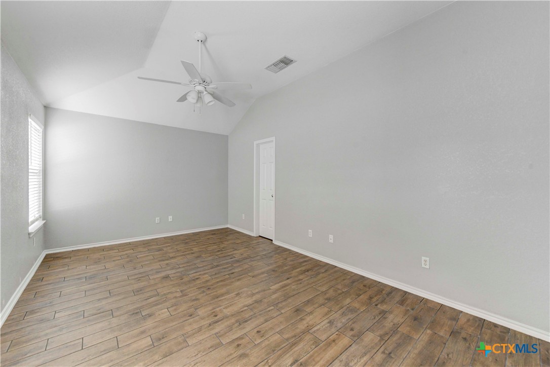 1908 Stratford Drive Property Photo 13