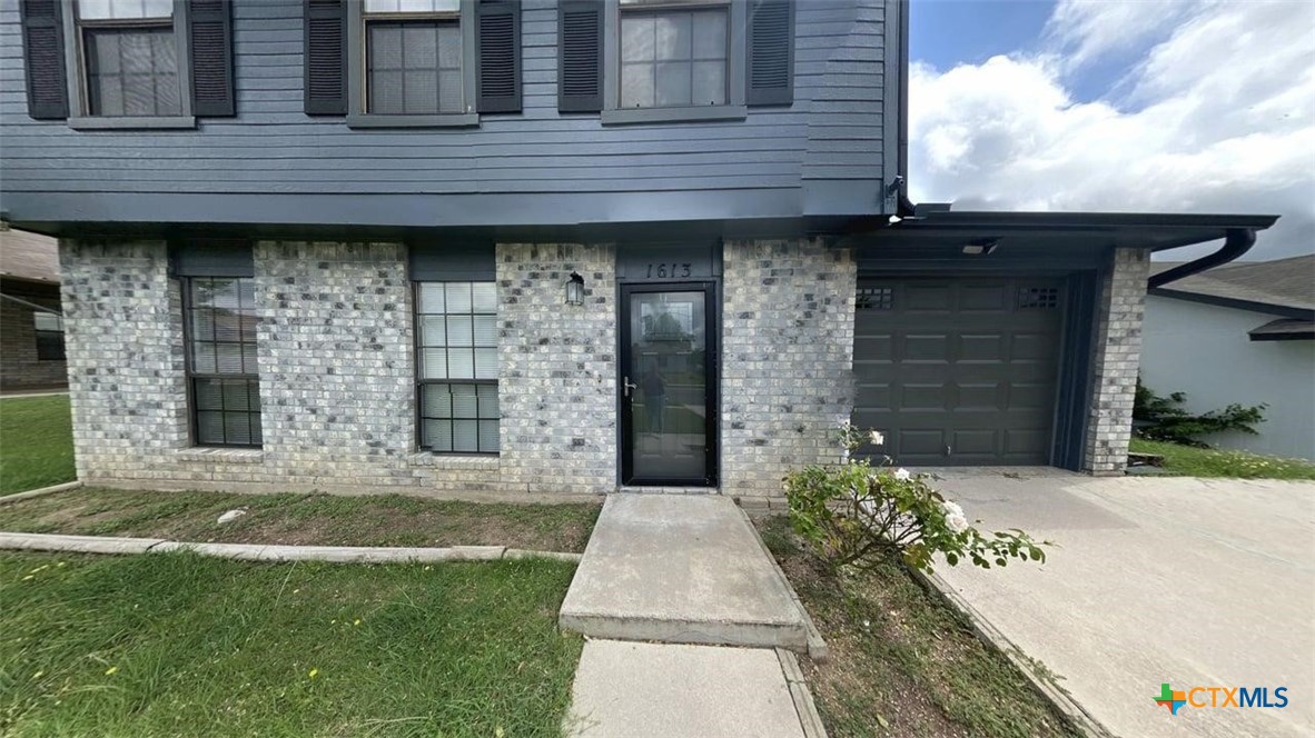 1613 Bobby Lee Drive Property Photo 2