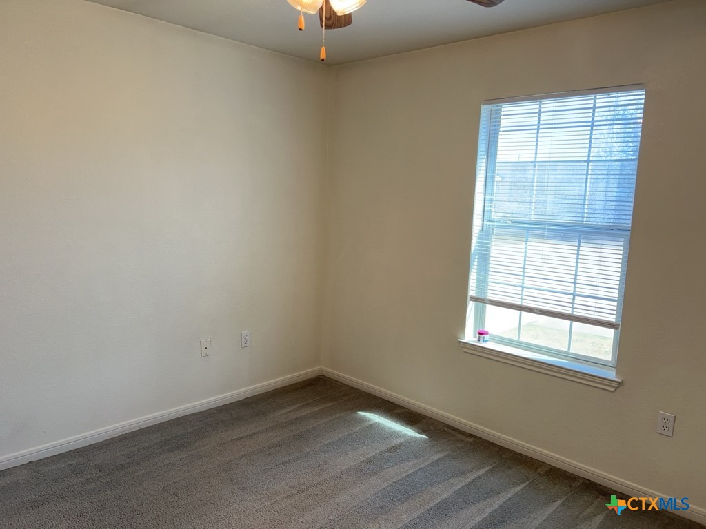 301 W Avenue D Property Photo 11