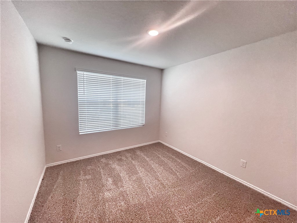 1644 Layne Loop Property Photo 3