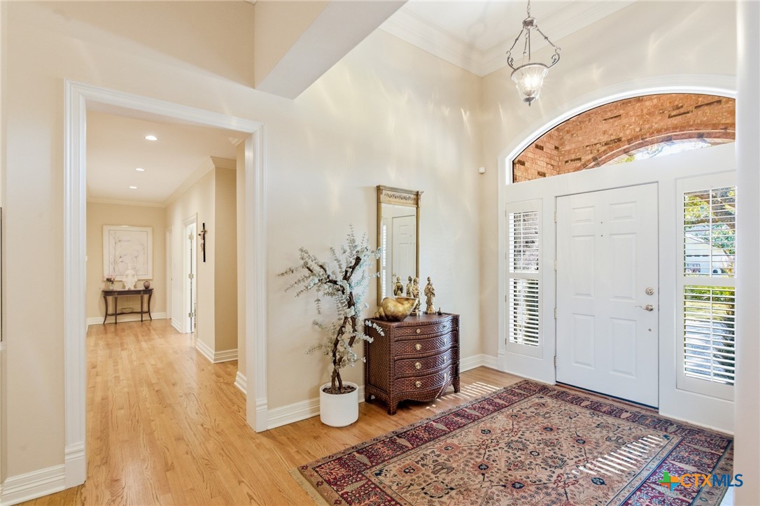 115 Alameda Circle Property Photo 3