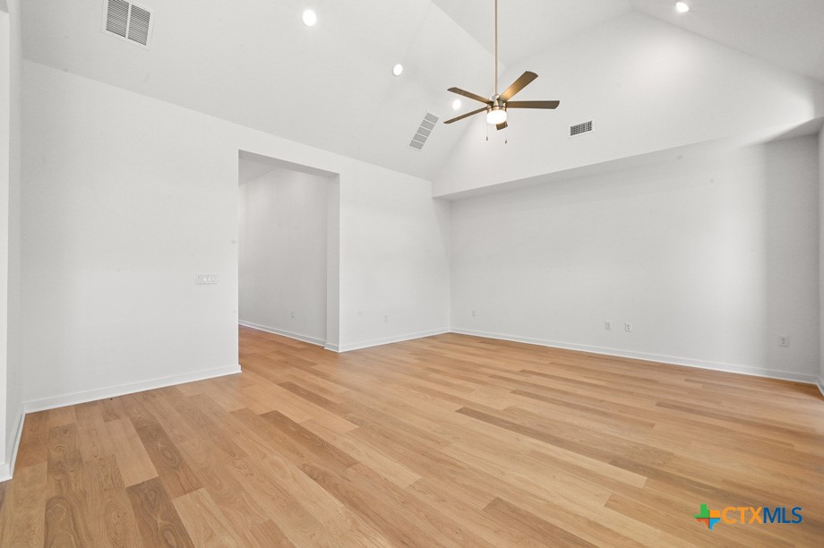 6313 Comanche Moon Trail Property Photo 4
