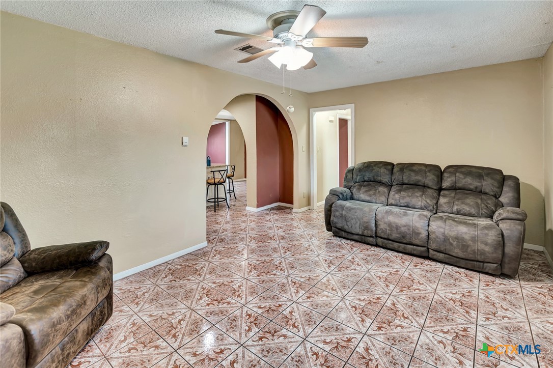 1504 Sam Houston Drive Property Photo 2