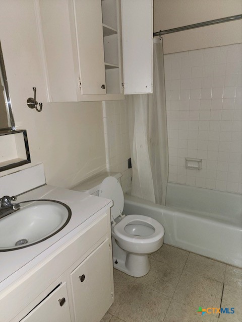 309 Sunset Lane D Property Photo 4