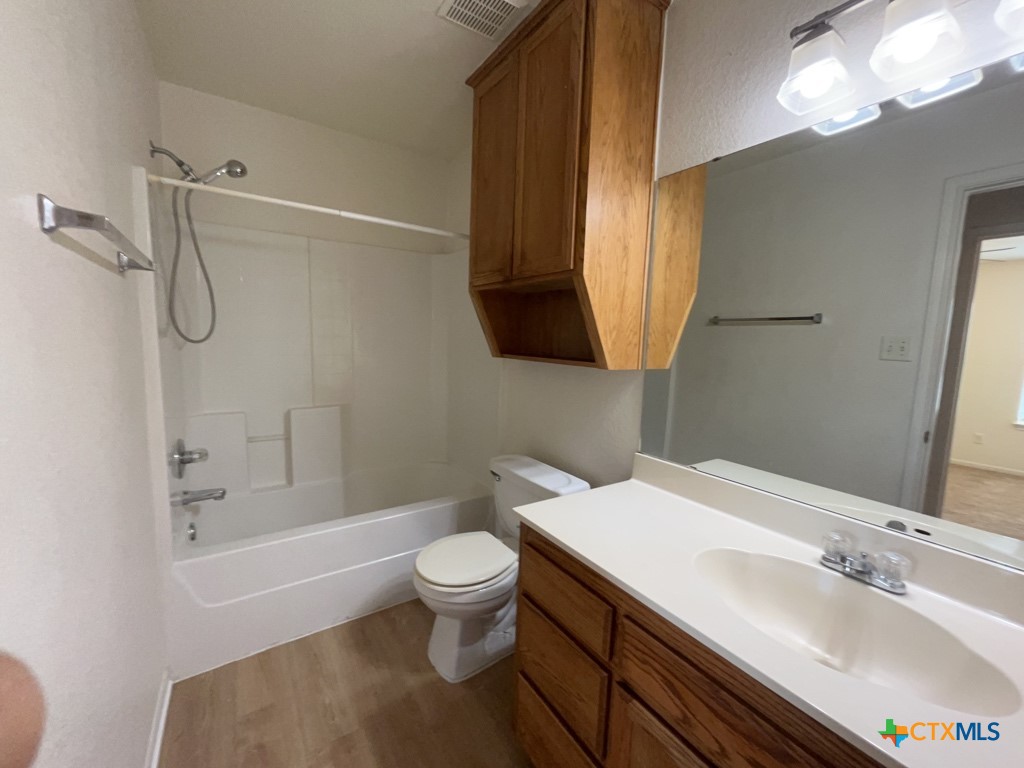 202 W Truman Avenue Property Photo 9