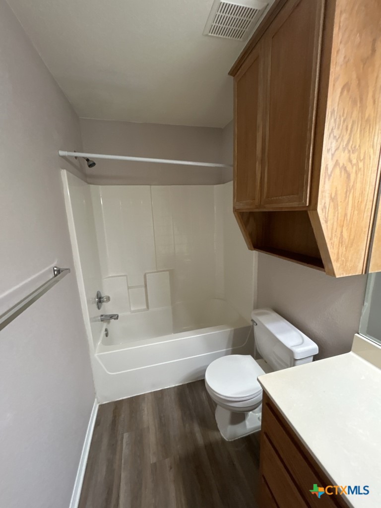 202 W Truman Avenue Property Photo 10