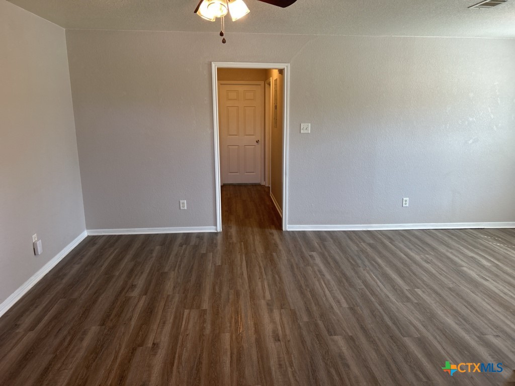 202 W Truman Avenue Property Photo 16
