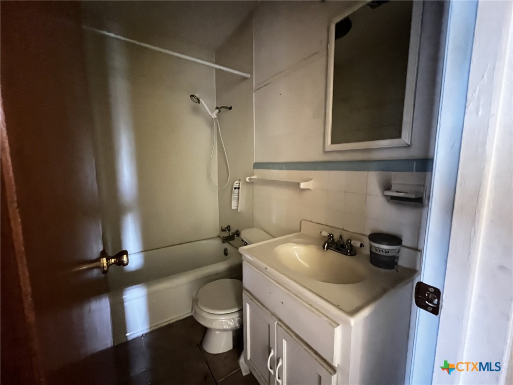 3217 Lake Inks Avenue Property Photo 5