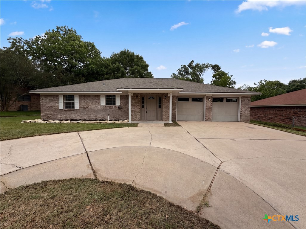 410 Cole Avenue Property Photo 1